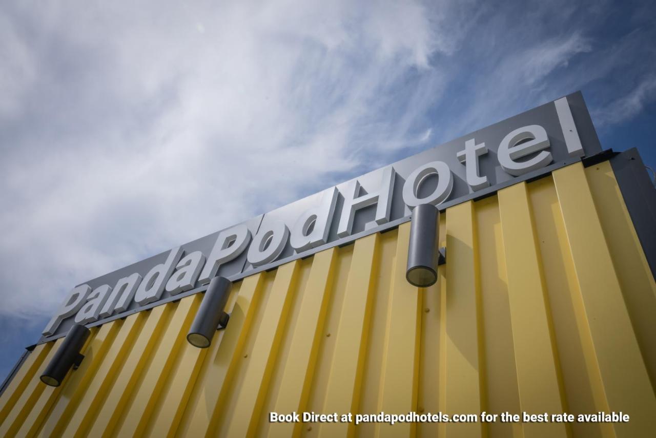 Panda Pod Hotel ريتشموند، كولومبيا البريطانية المظهر الخارجي الصورة
