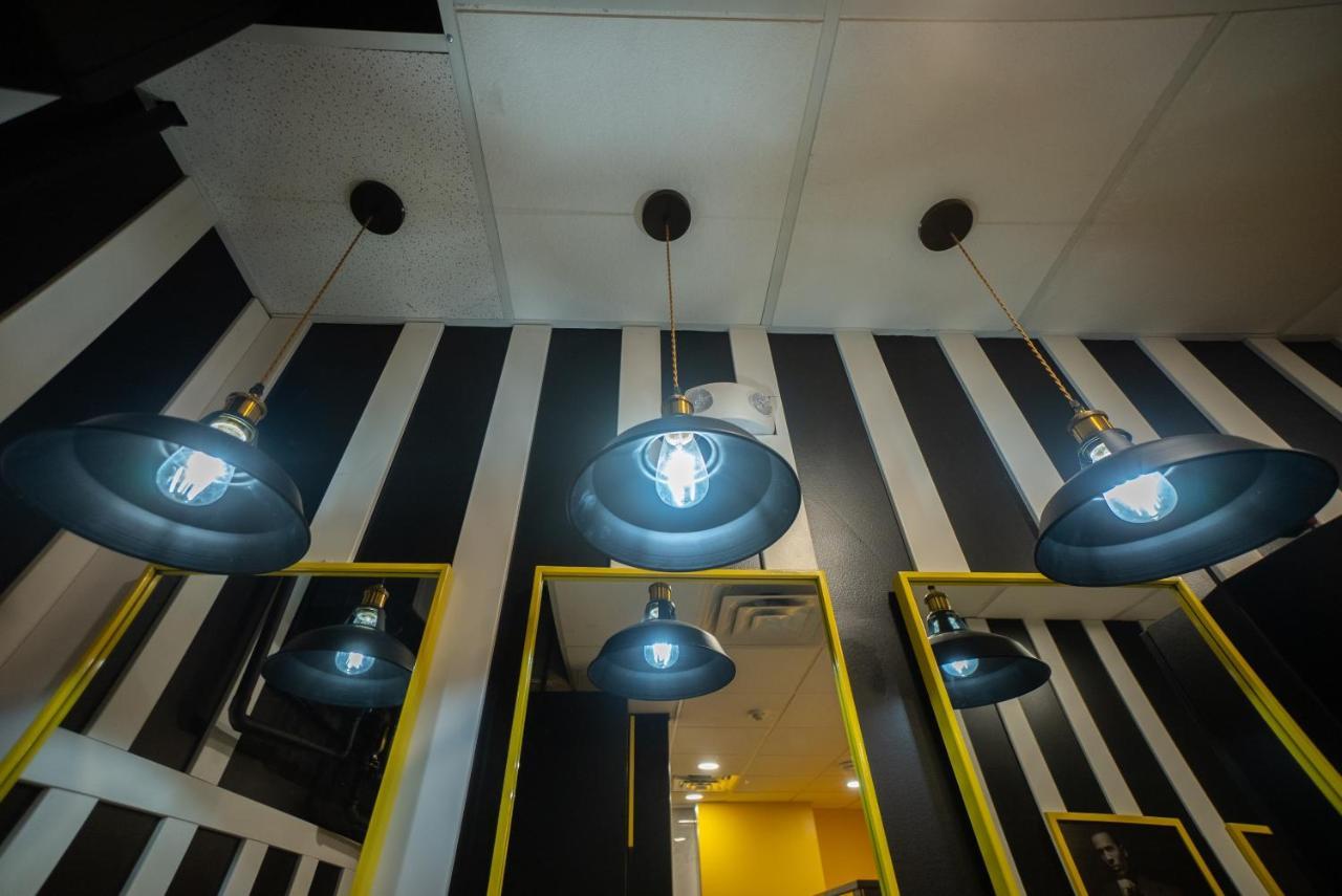 Panda Pod Hotel ريتشموند، كولومبيا البريطانية المظهر الخارجي الصورة