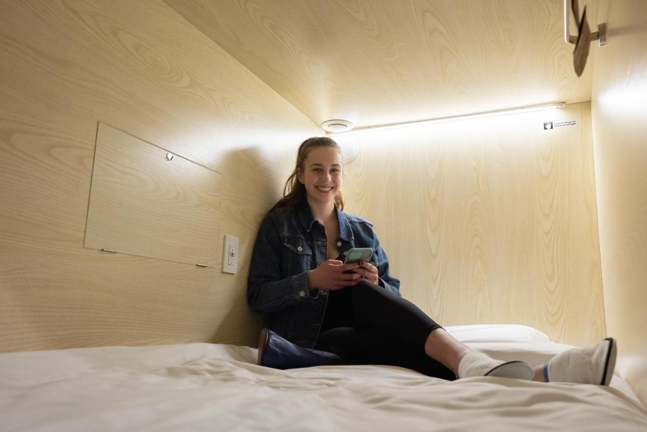 Panda Pod Hotel ريتشموند، كولومبيا البريطانية المظهر الخارجي الصورة